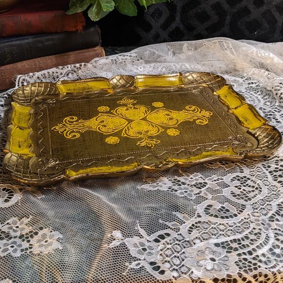 9" x 11" Vintage Italian Florentine Gold Gilt Decorative Wooden Serving Tray - Picture 8 of 10